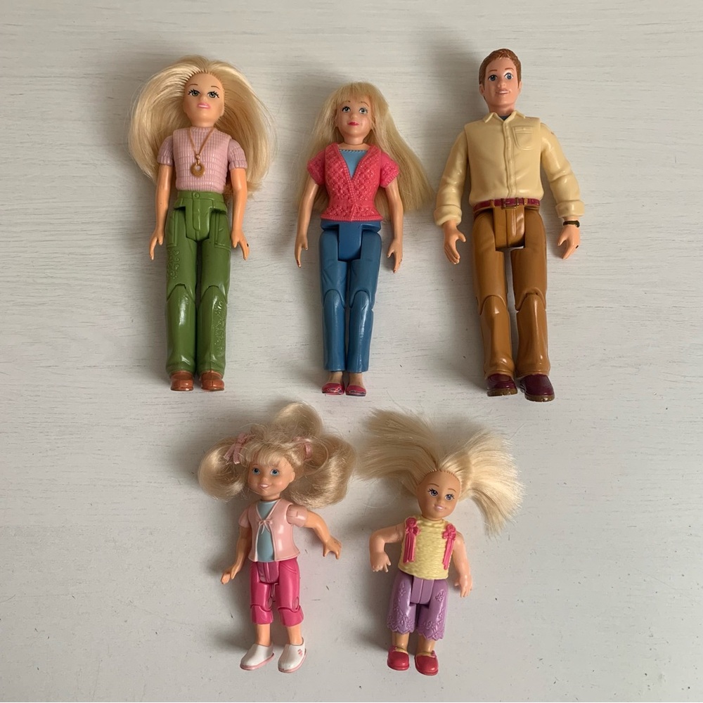 Fisher-Price Loving Family Dollhouse People Family of 5 Mom Dad Girls Sisters